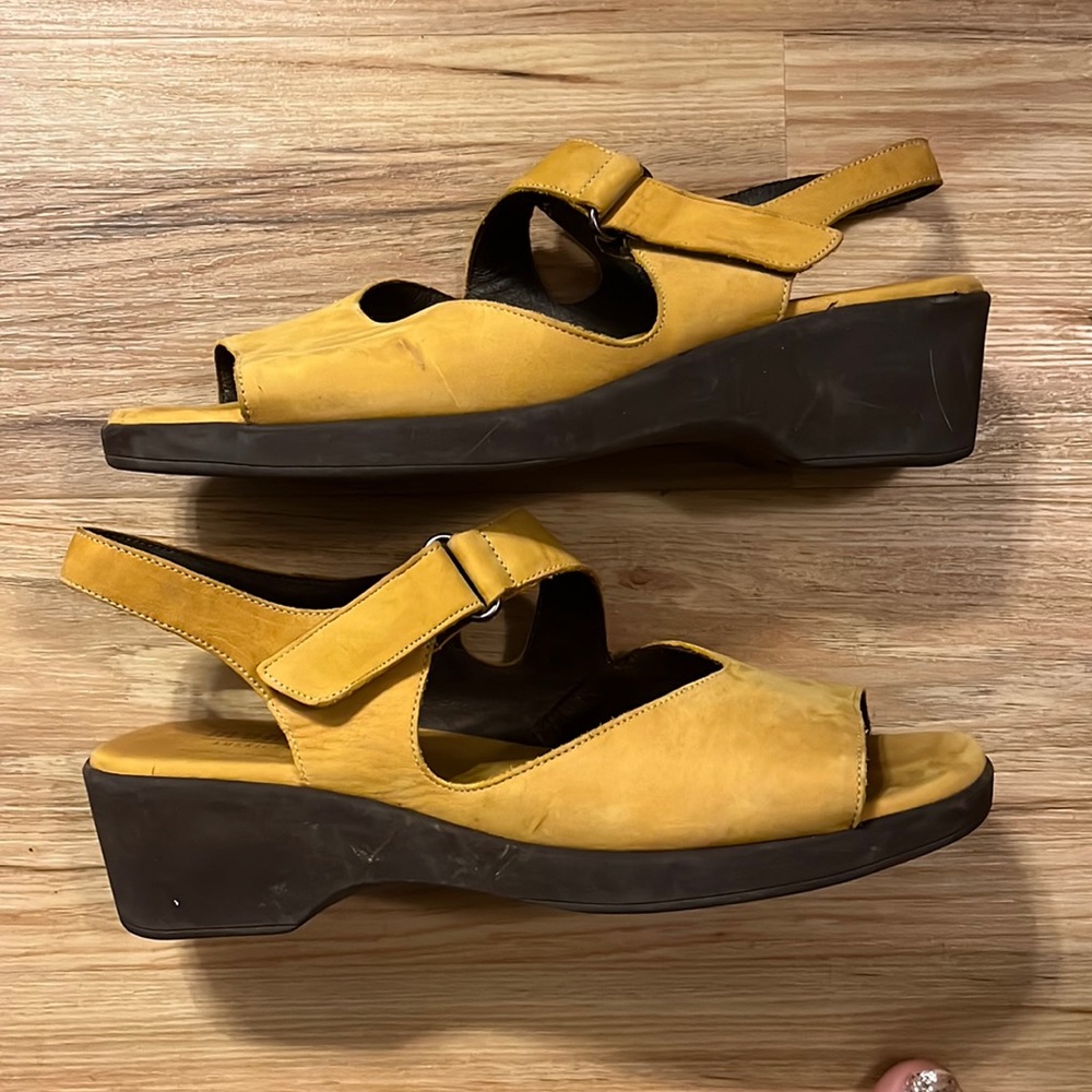 Munro American yellow Suede Nubuck comfort hook and loop sandal